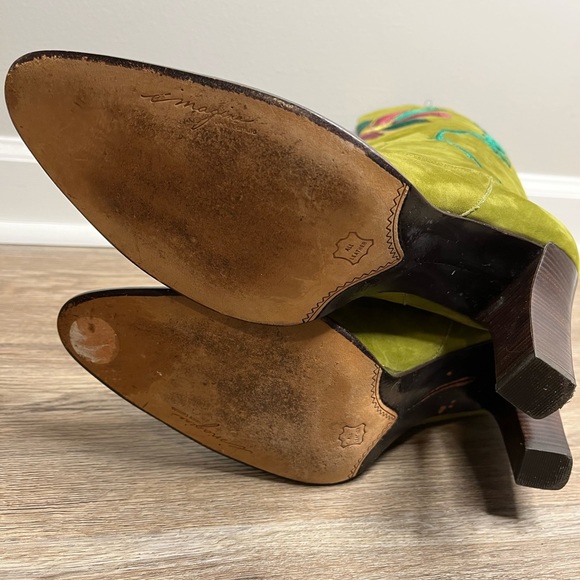 Women’s size 10 genuine leather Vince Camuto boots - Picture 3 of 5